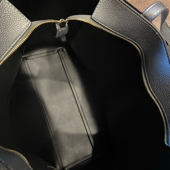 Large Tahari zip tote - Picture 4 of 7